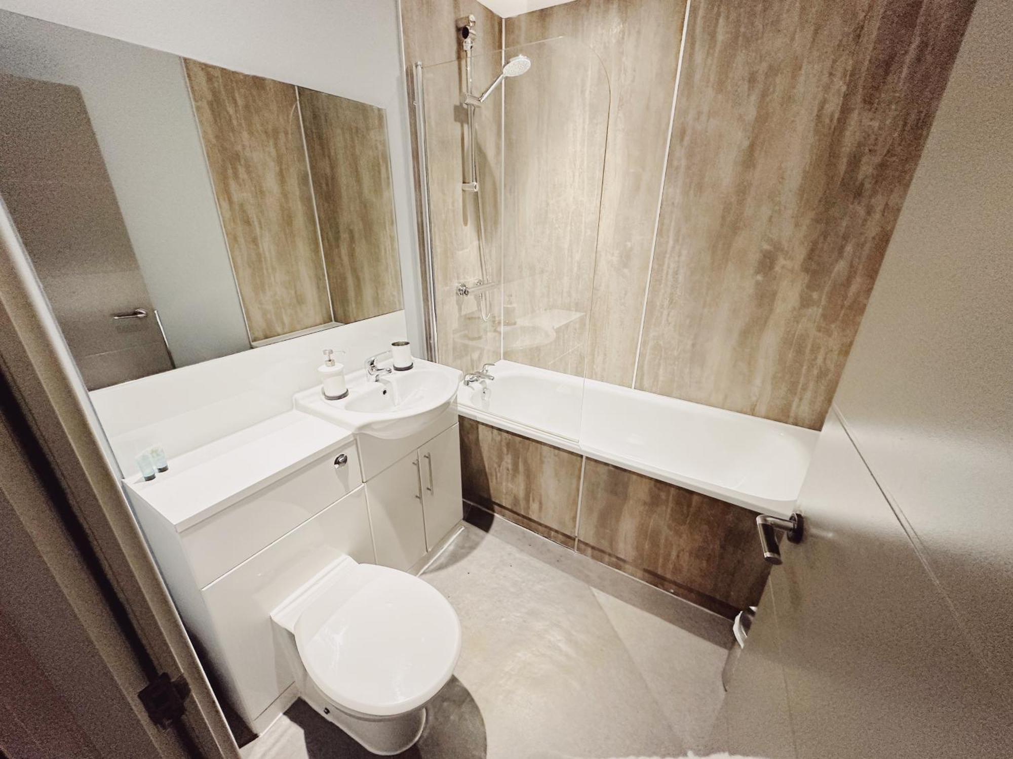 2 Bedroom Apartment In The Heart Of Newcastle - Spacious - Sleeps 7 Exterior foto