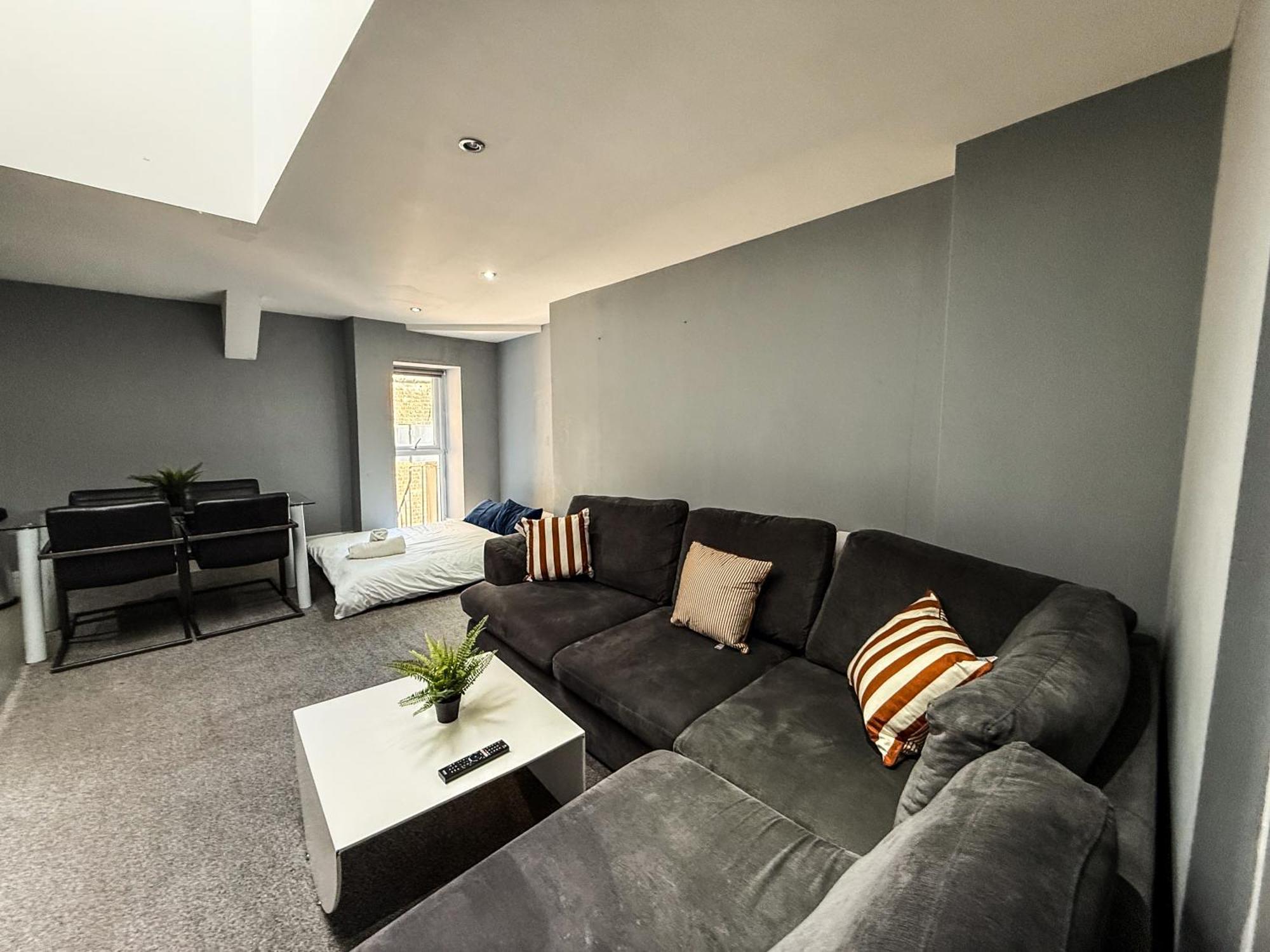 2 Bedroom Apartment In The Heart Of Newcastle - Spacious - Sleeps 7 Exterior foto